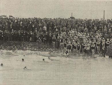 Schwimmgruppe am Kanal